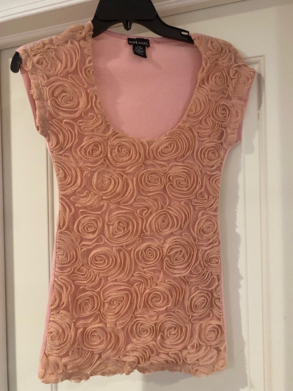 Wet Seal Blush Pink Rose Appliqué Scoop Tee size Small